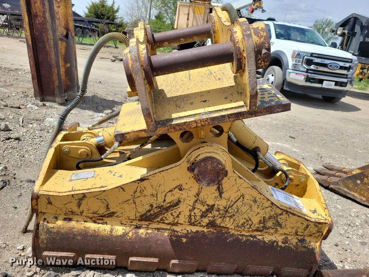 image for item EE0991 Dymax excavator swivel bucket