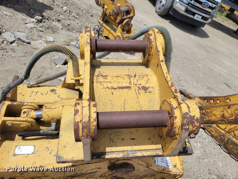 image for item EE0991 Dymax excavator swivel bucket