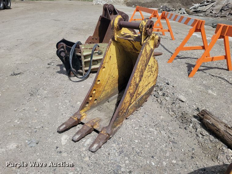 image for item EE0993 Caterpillar excavator bucket