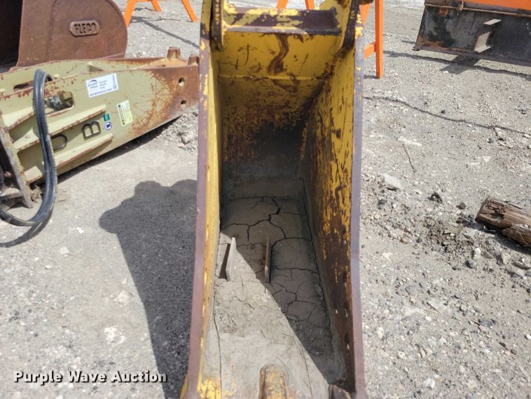 image for item EE0993 Caterpillar excavator bucket