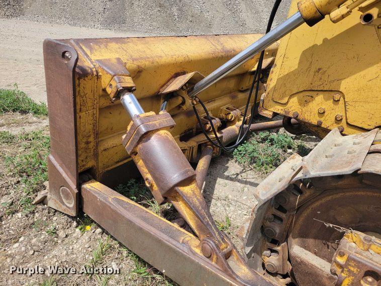 image for item EE0998 1976 Caterpillar D6C dozer
