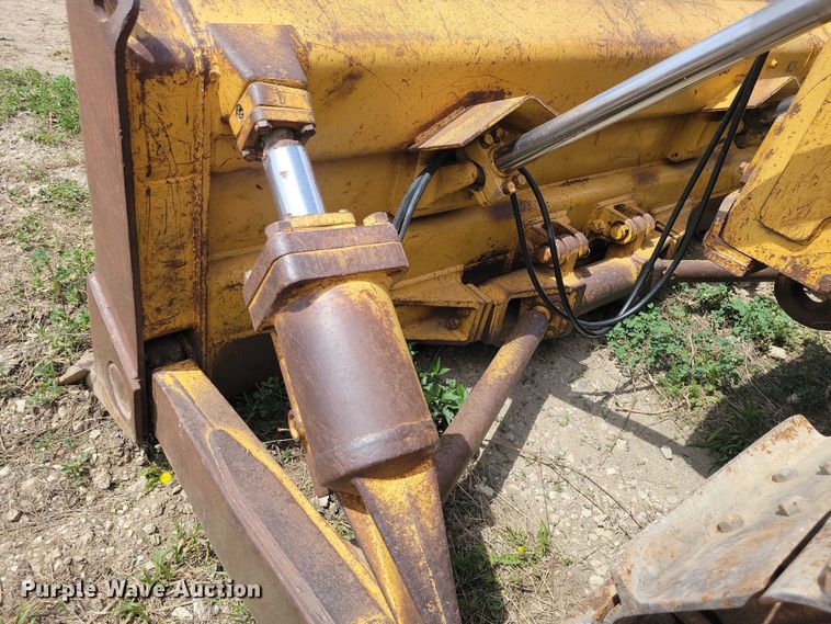 image for item EE0998 1976 Caterpillar D6C dozer