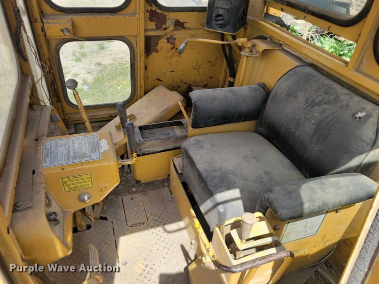 image for item EE0998 1976 Caterpillar D6C dozer