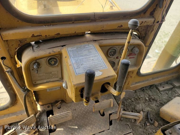 image for item EE0998 1976 Caterpillar D6C dozer