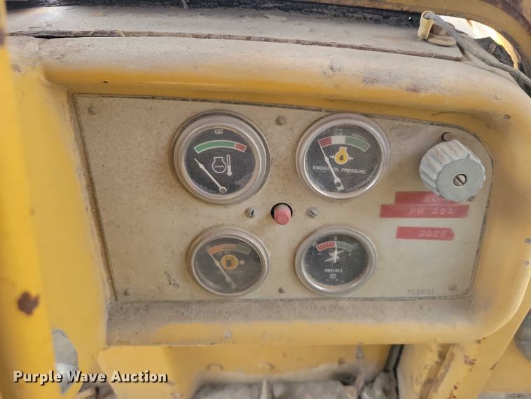 image for item EE0998 1976 Caterpillar D6C dozer