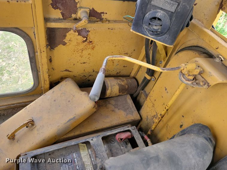 image for item EE0998 1976 Caterpillar D6C dozer