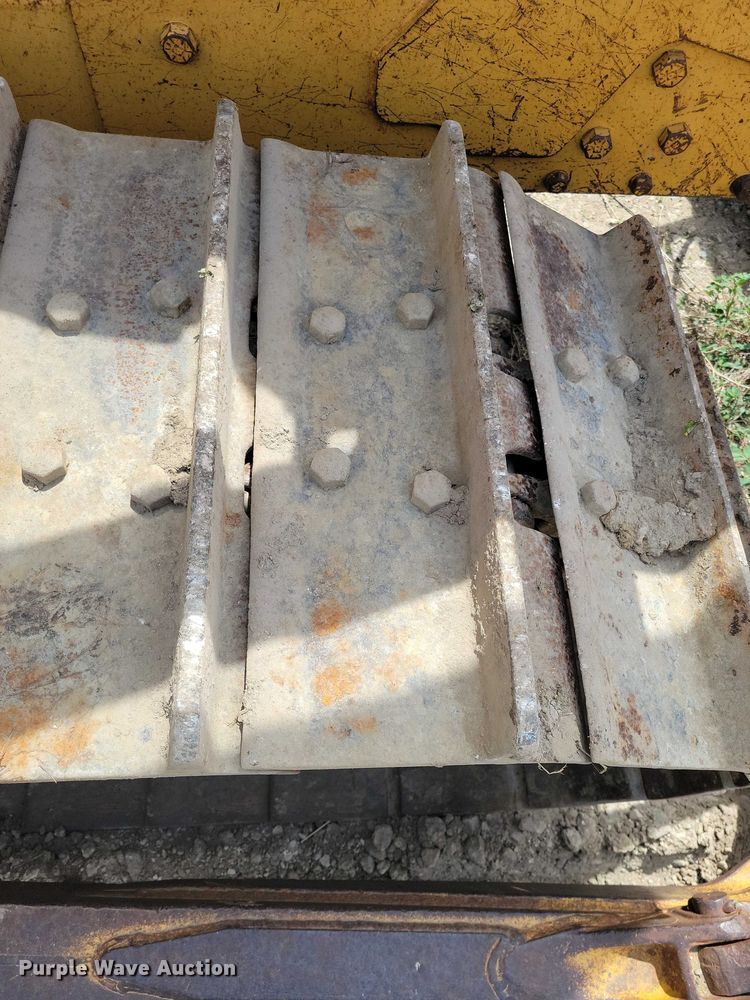 image for item EE0998 1976 Caterpillar D6C dozer