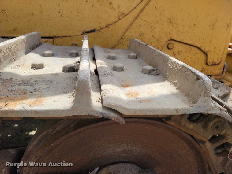 image for item EE0998 1976 Caterpillar D6C dozer
