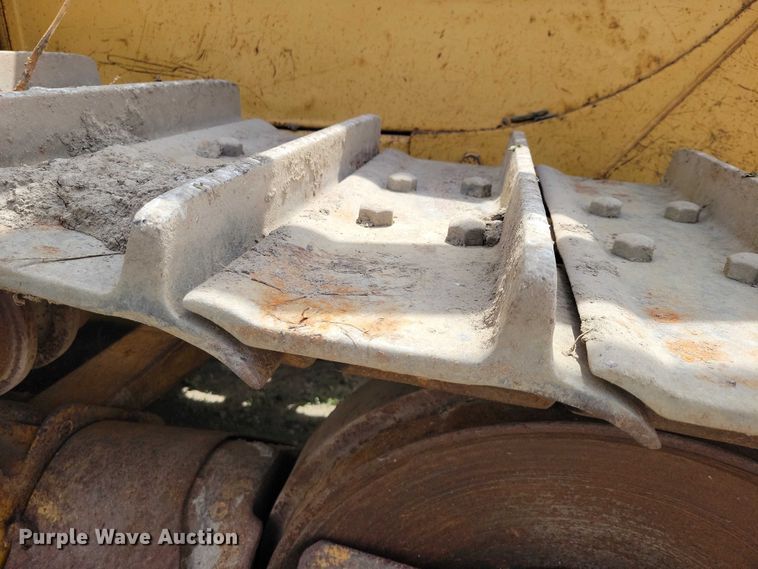 image for item EE0998 1976 Caterpillar D6C dozer