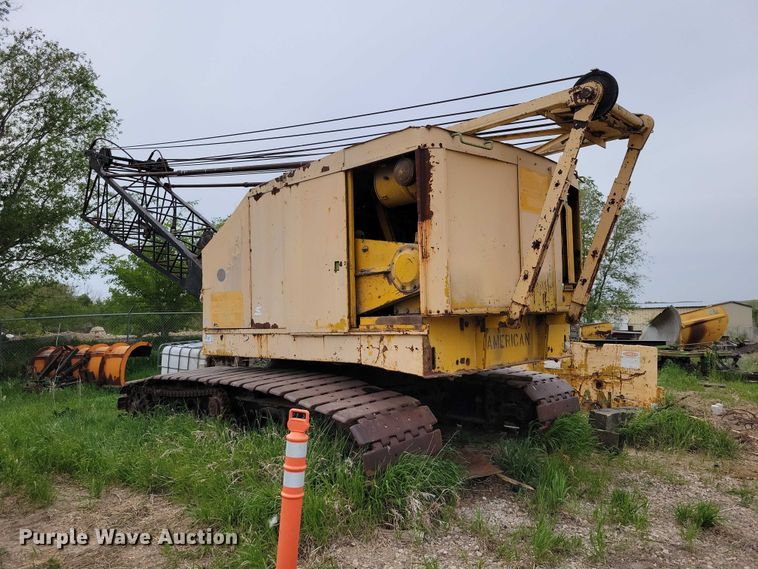 image for item EE1002 American 599 crane
