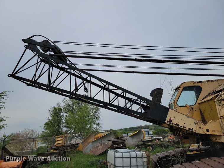 image for item EE1002 American 599 crane