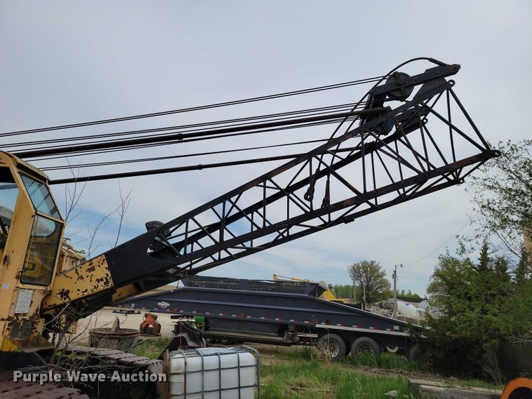 image for item EE1002 American 599 crane