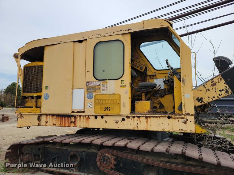 image for item EE1002 American 599 crane
