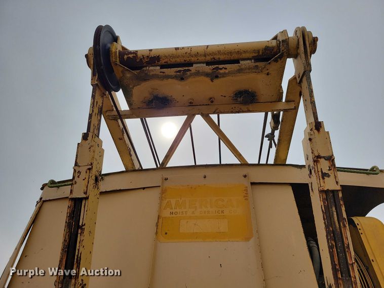 image for item EE1002 American 599 crane