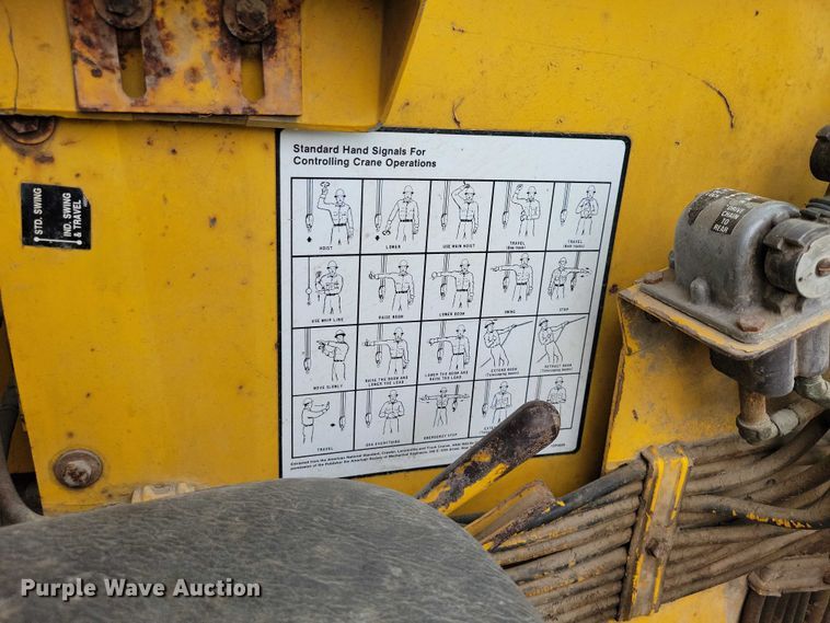 image for item EE1002 American 599 crane