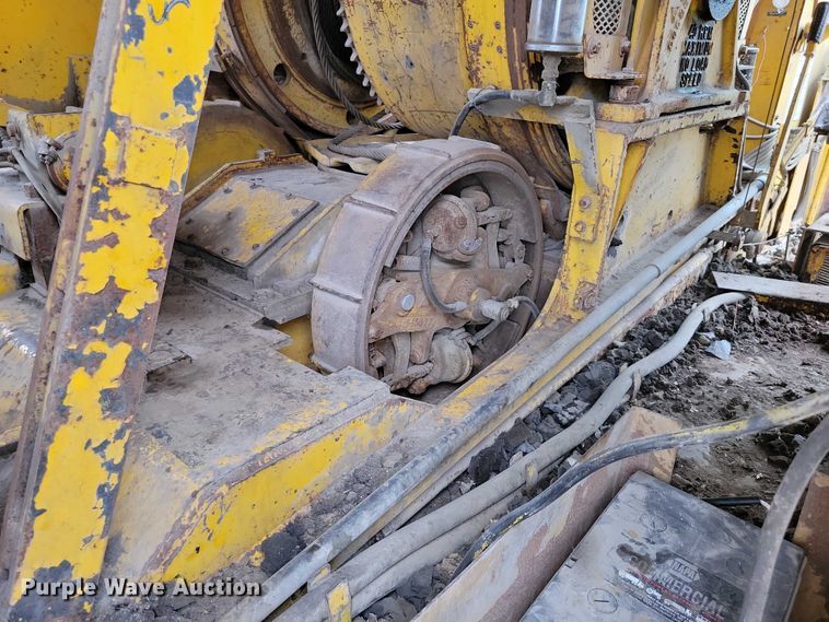 image for item EE1002 American 599 crane