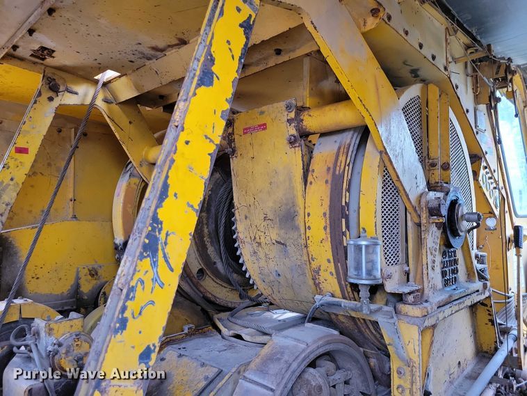 image for item EE1002 American 599 crane