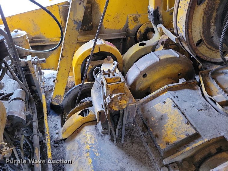 image for item EE1002 American 599 crane