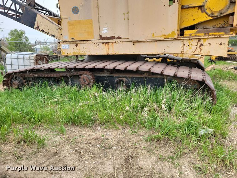 image for item EE1002 American 599 crane