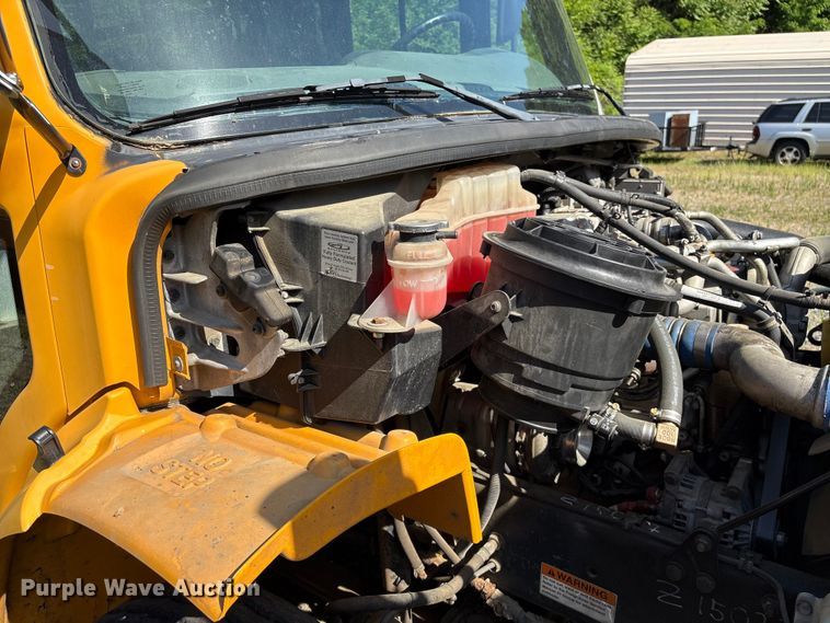 image for item EF1207 2008 Thomas Built B2 school bus