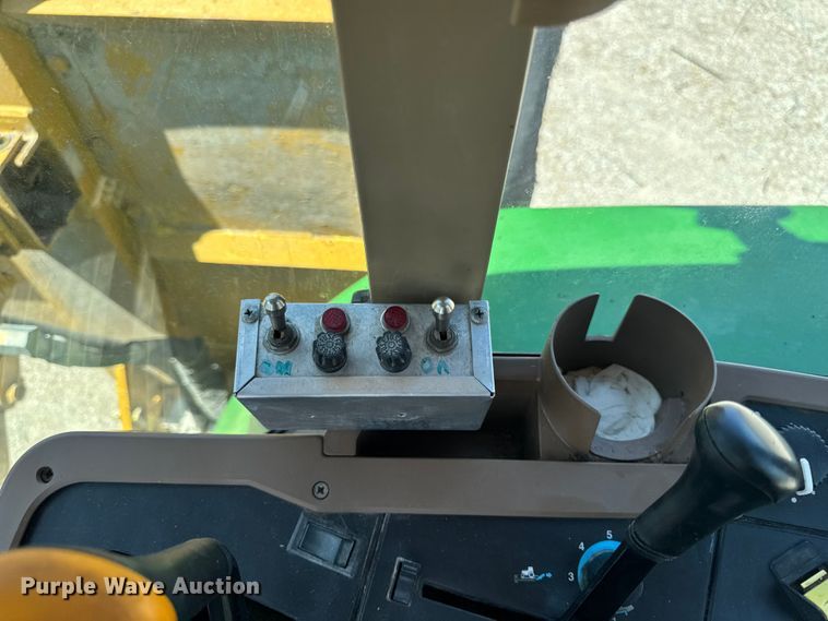 image for item EF2471 2000 John Deere 7210 MFWD tractor