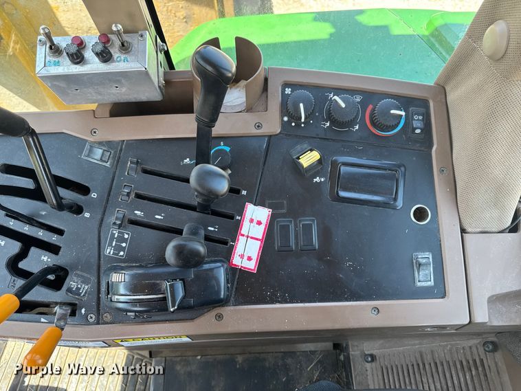 image for item EF2471 2000 John Deere 7210 MFWD tractor