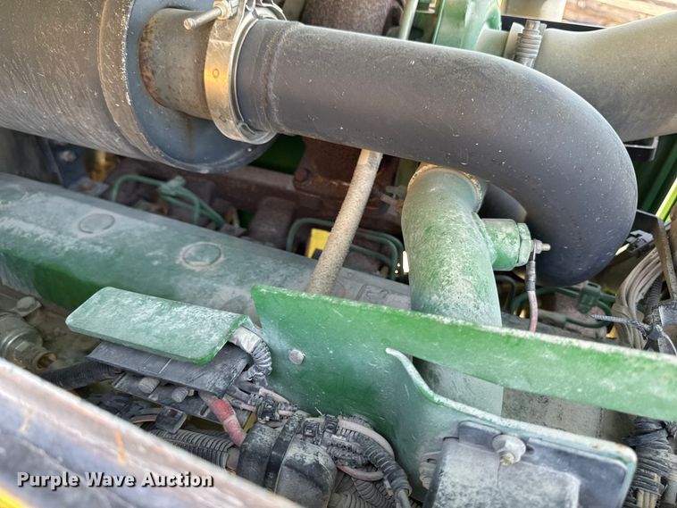 image for item EF2471 2000 John Deere 7210 MFWD tractor