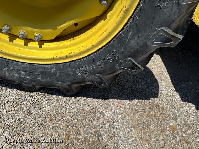 image for item EF2471 2000 John Deere 7210 MFWD tractor