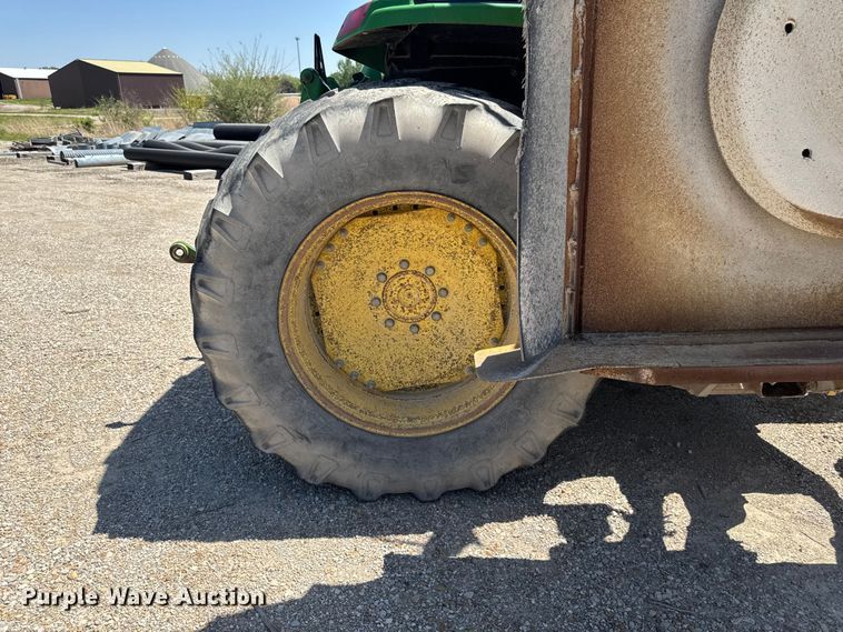 image for item EF2471 2000 John Deere 7210 MFWD tractor