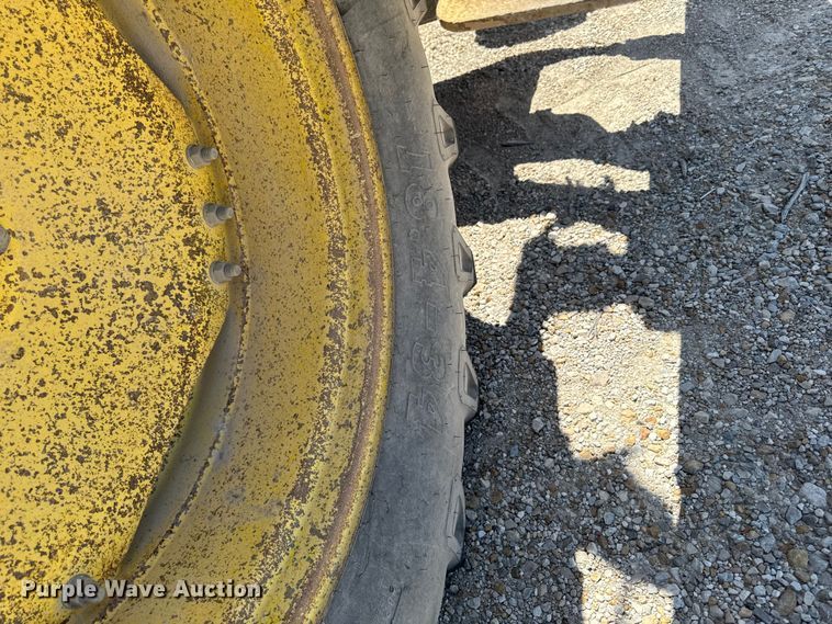 image for item EF2471 2000 John Deere 7210 MFWD tractor