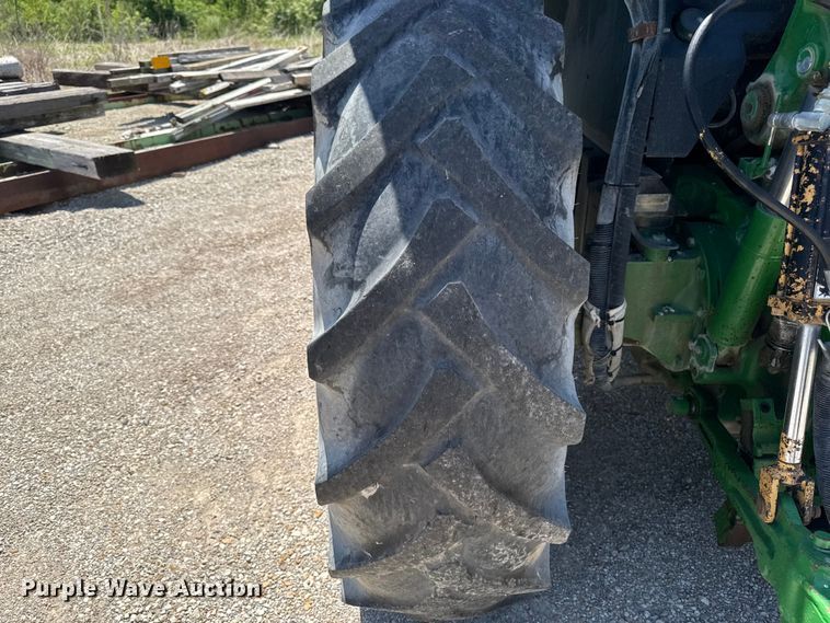 image for item EF2471 2000 John Deere 7210 MFWD tractor