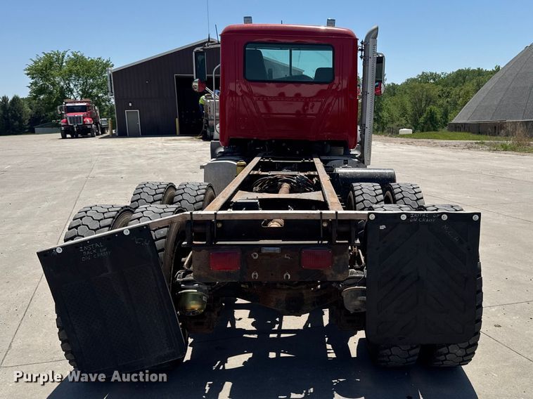 image for item EF2472 2017 Mack GU813 truck cab and chassis