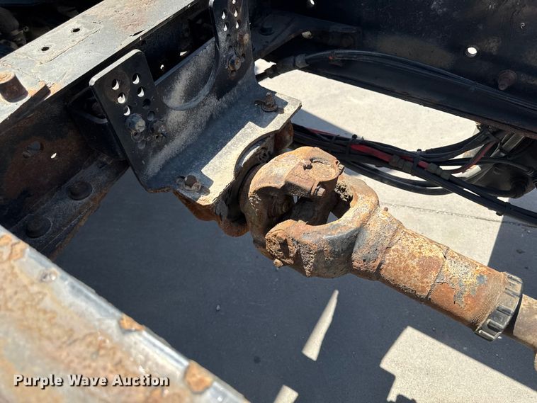 image for item EF2472 2017 Mack GU813 truck cab and chassis