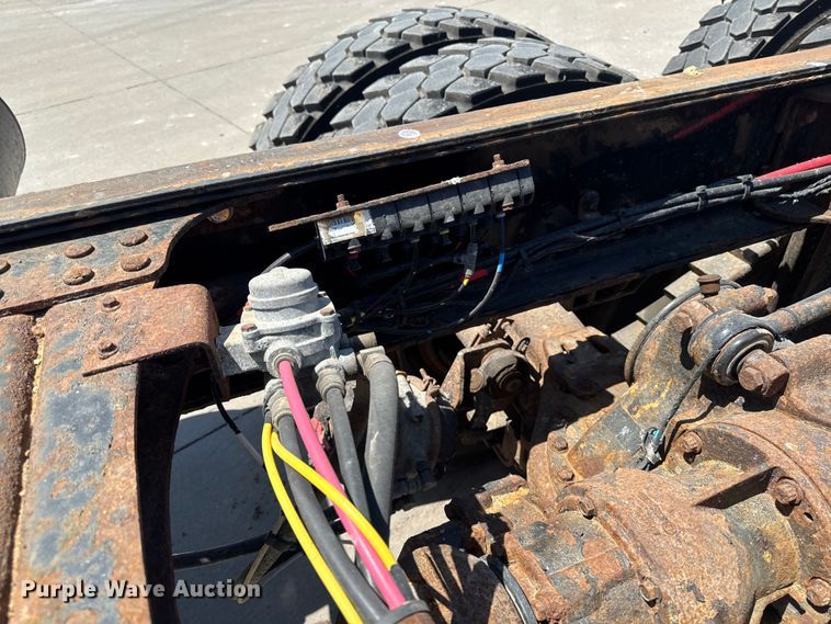 image for item EF2472 2017 Mack GU813 truck cab and chassis