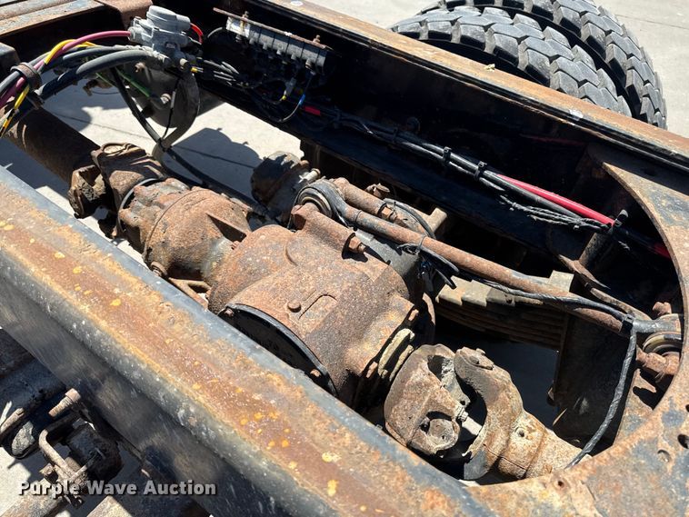 image for item EF2472 2017 Mack GU813 truck cab and chassis