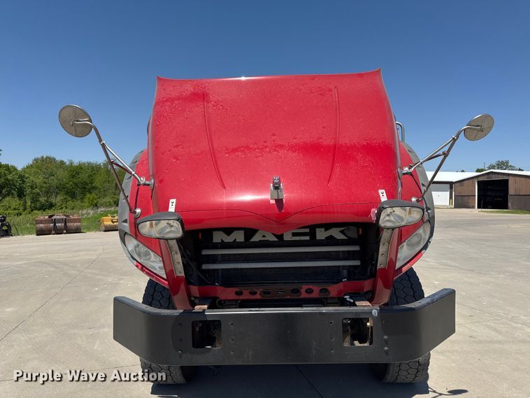 image for item EF2472 2017 Mack GU813 truck cab and chassis