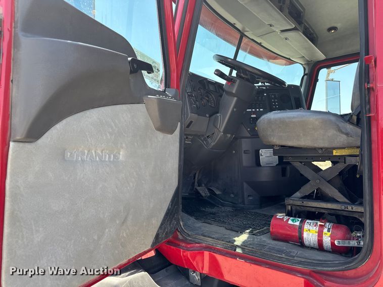 image for item EF2472 2017 Mack GU813 truck cab and chassis