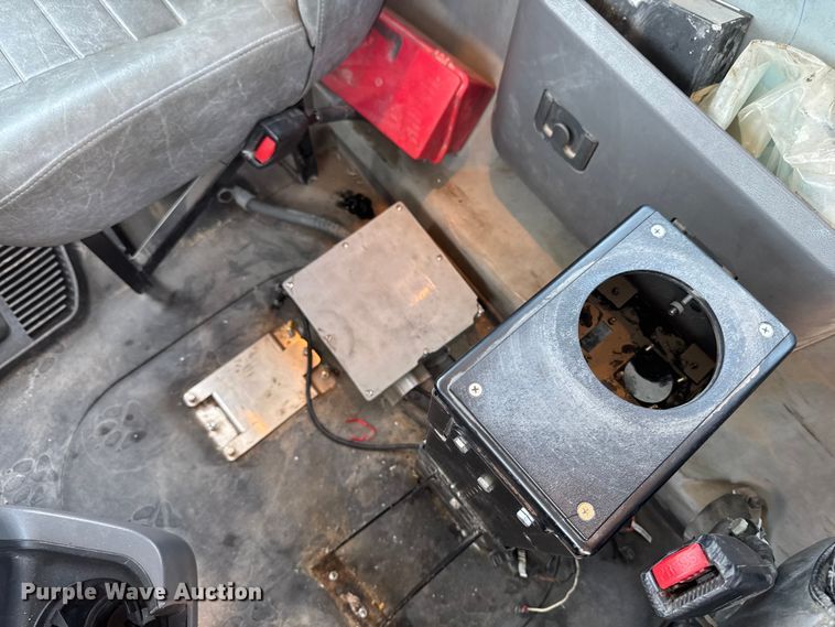 image for item EF2472 2017 Mack GU813 truck cab and chassis