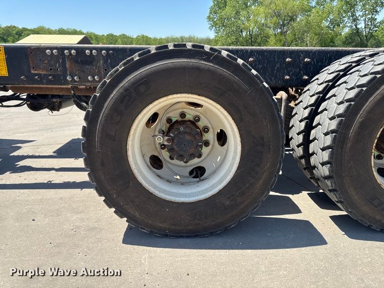 image for item EF2472 2017 Mack GU813 truck cab and chassis