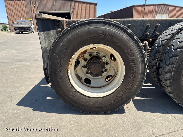 image for item EF2472 2017 Mack GU813 truck cab and chassis