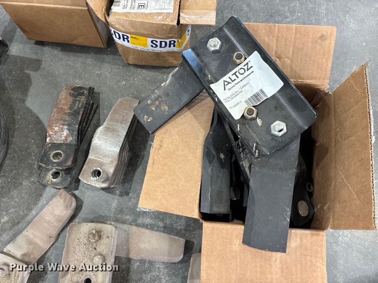 image for item EJ7816 Alton TRX 766i ZTR lawn mower