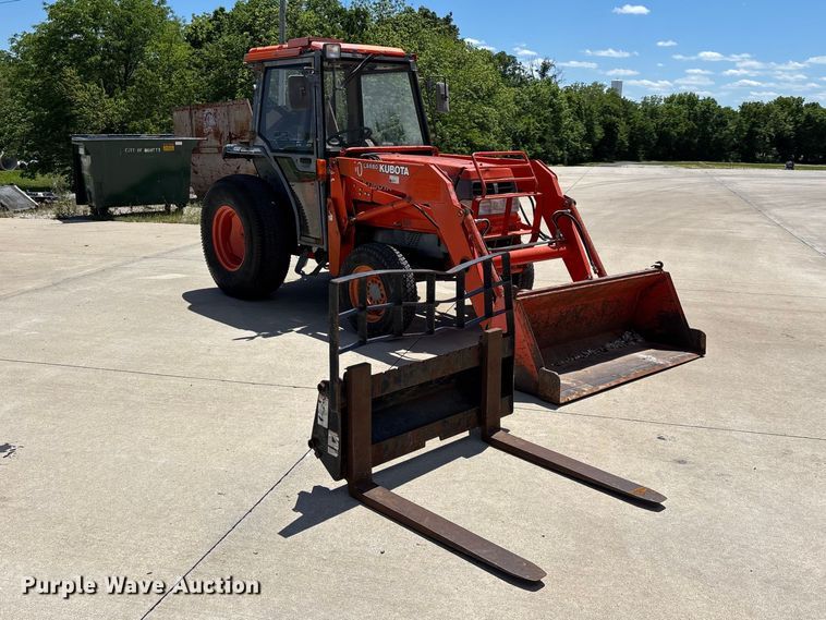 image for item EO4255 Kubota L4200 MFWD tractor