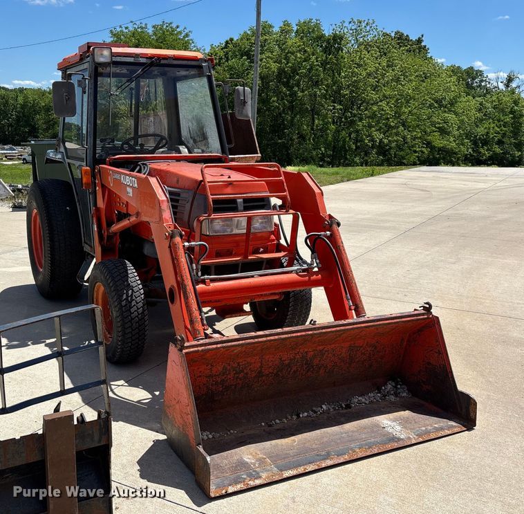 image for item EO4255 Kubota L4200 MFWD tractor