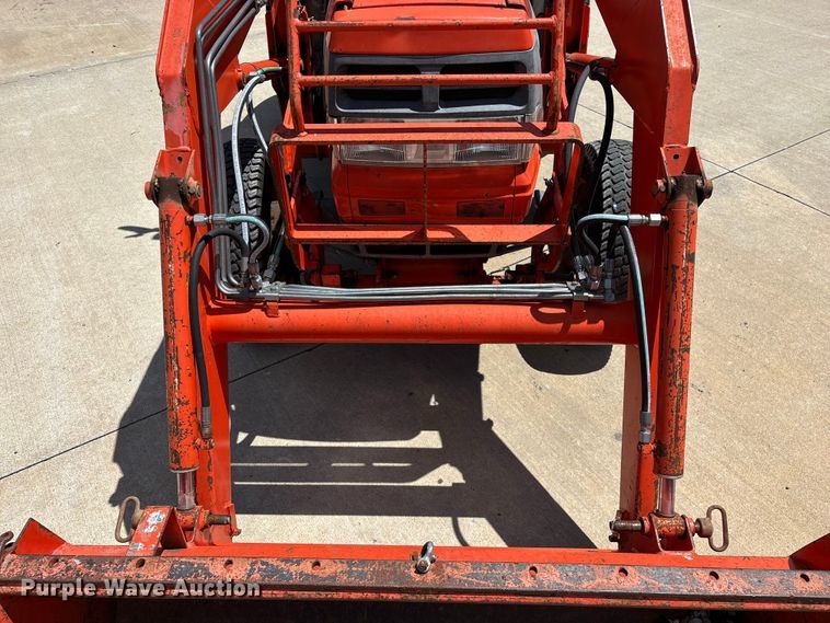 image for item EO4255 Kubota L4200 MFWD tractor