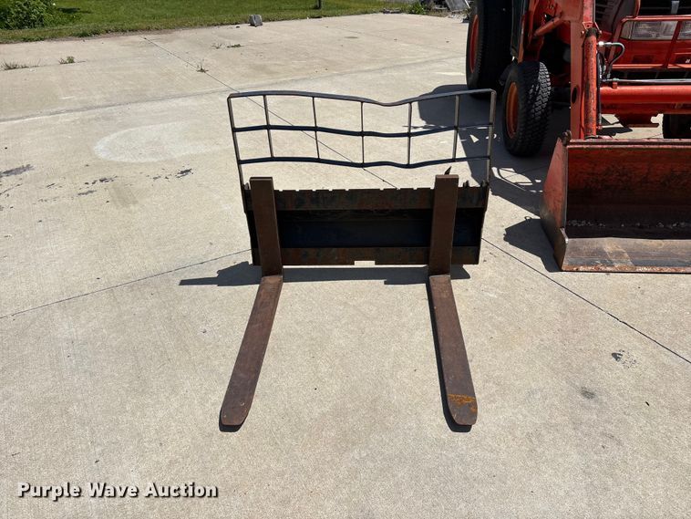 image for item EO4255 Kubota L4200 MFWD tractor