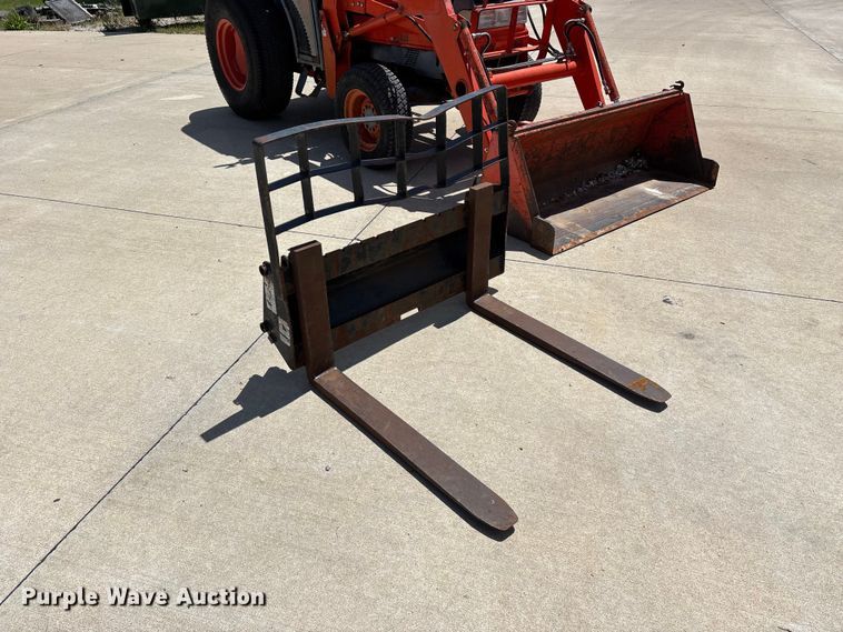 image for item EO4255 Kubota L4200 MFWD tractor