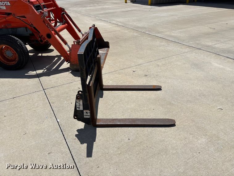 image for item EO4255 Kubota L4200 MFWD tractor