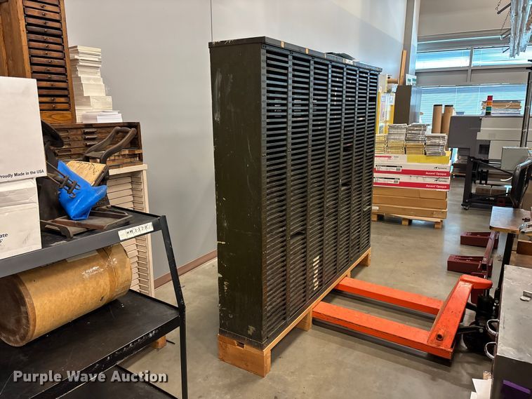 image for item EO4263 Storage shelf