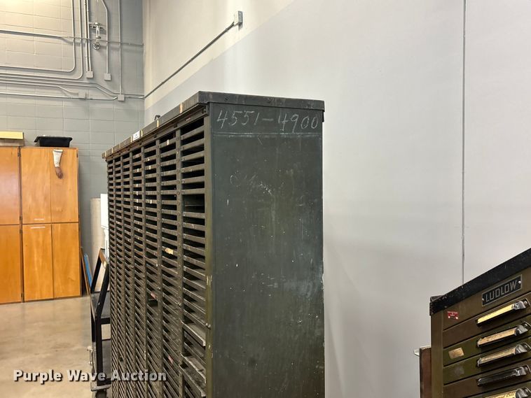 image for item EO4263 Storage shelf