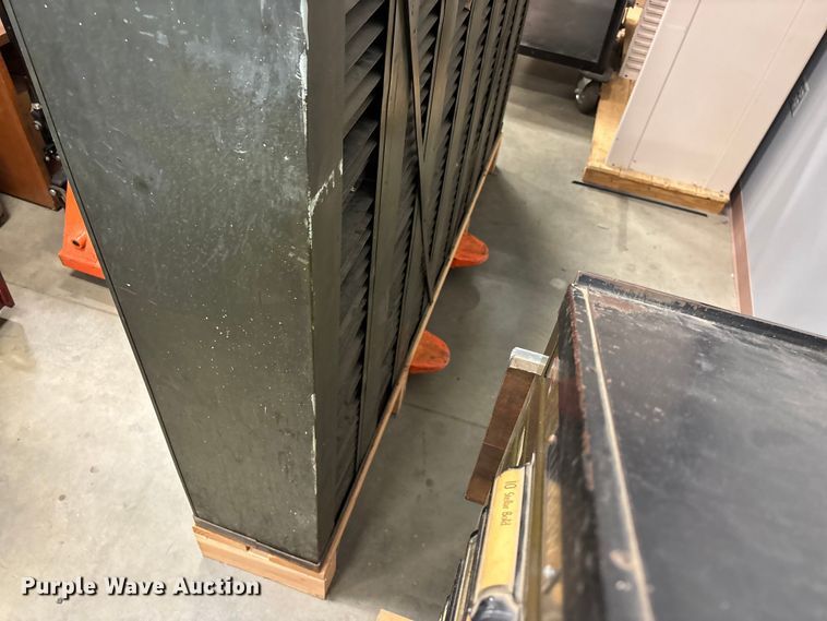 image for item EO4263 Storage shelf